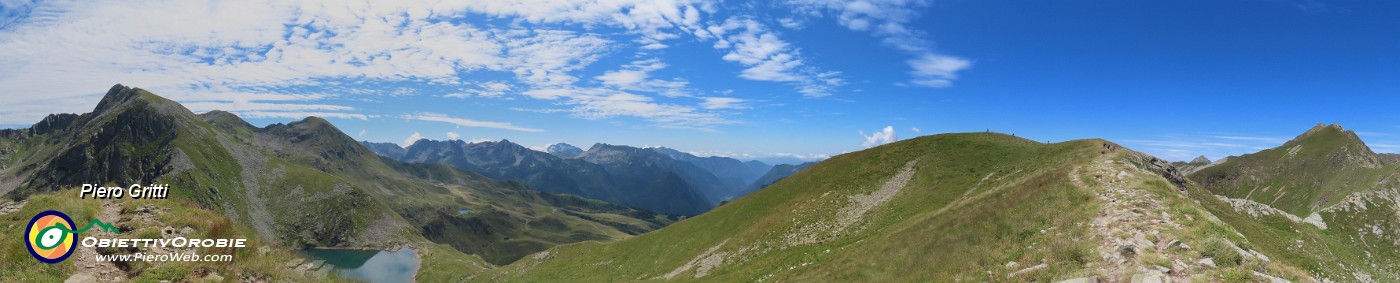 35 Dal Passo saliamo alla Cima di Valcervia (2370 m).jpg
